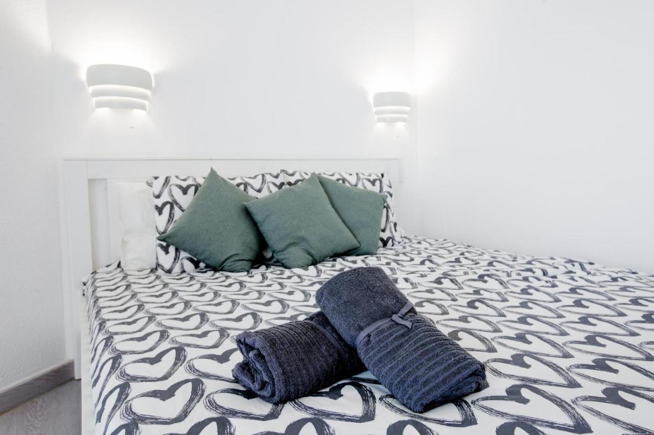 Holiday Studio With Pool Адехе Екстериор снимка
