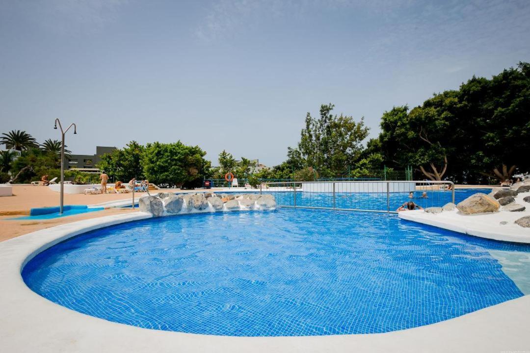 Holiday Studio With Pool Адехе Екстериор снимка