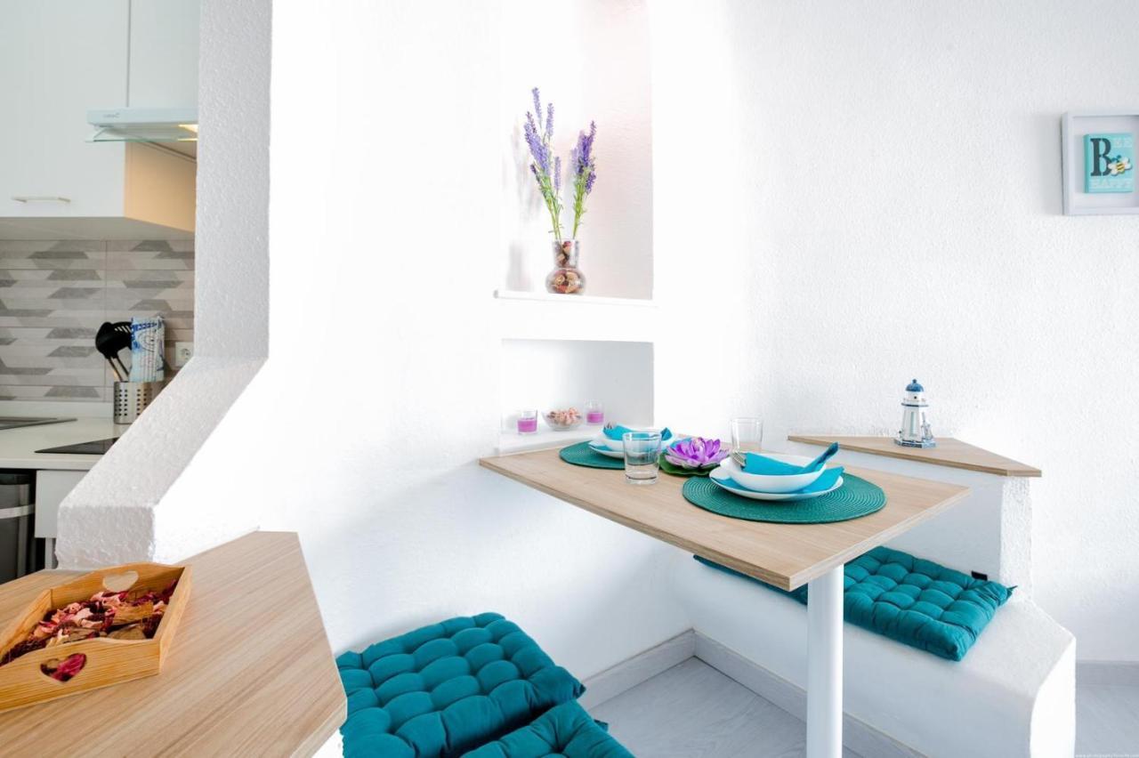 Holiday Studio With Pool Адехе Екстериор снимка